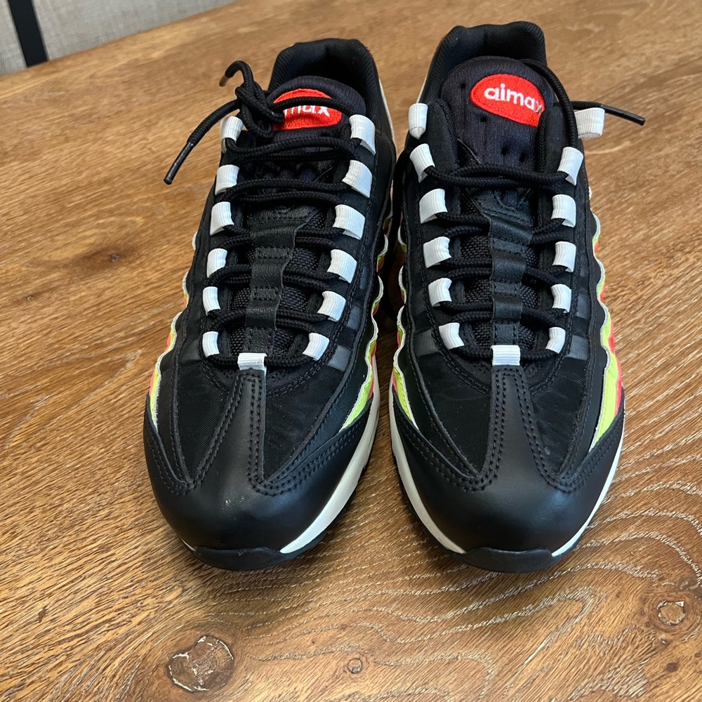 Nike Max 🔥 - Picture 3 of 3